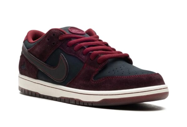 NIKE SB DUNK LOW PRO QS "RIOT SKATESHOP"