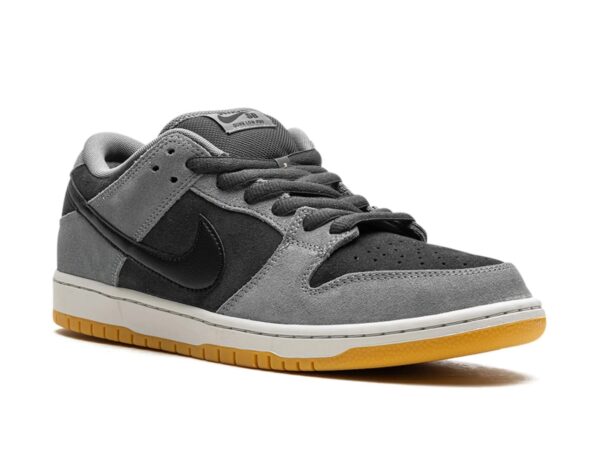 Nike SB Dunk Low 'Dark Smoke Grey'